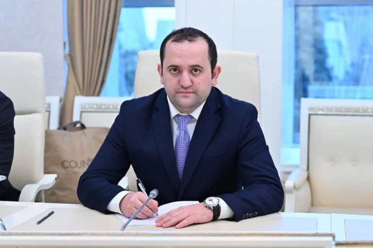 Ew0HdAfZSoKGPCV7qtyHhQlNTxTUZwD8GmWNhtBB_1200