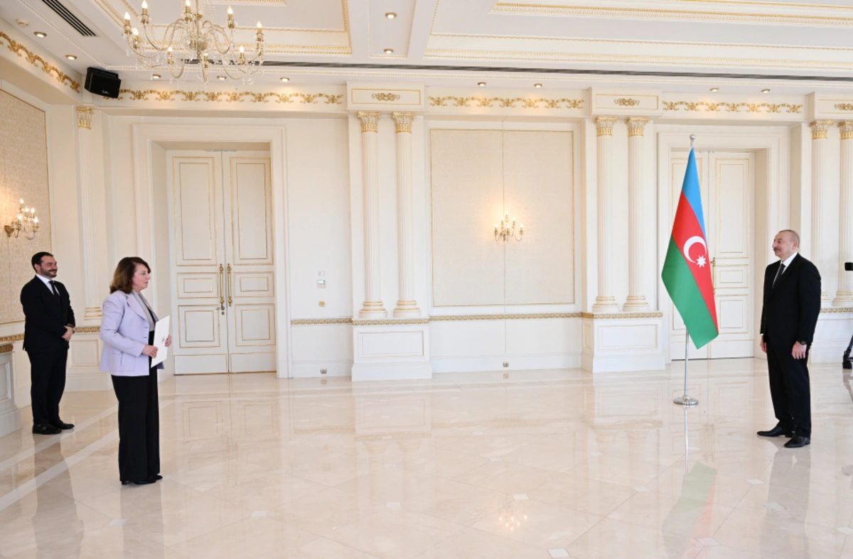 fEu8zXy5lwmhEZAYNMA932yE5PNSsyKyVxp4k5Qy_1200