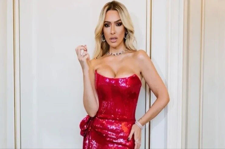 1733141777hadise