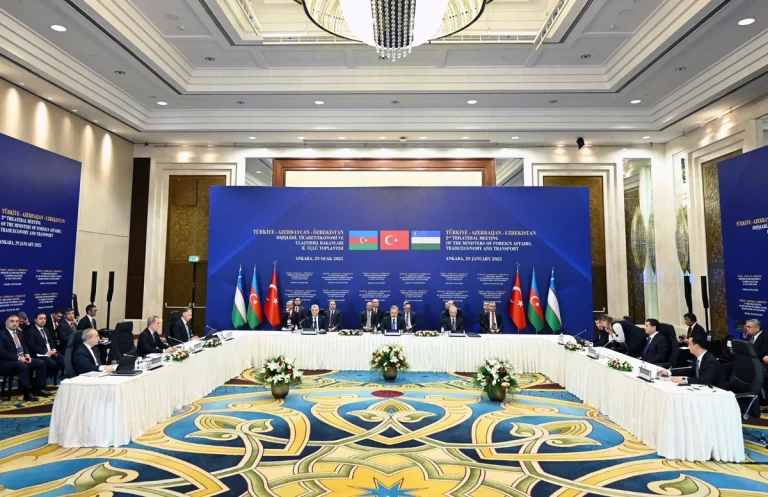 sv4nKBJL3eNkN1wYQ4auobHR3YePZxUAiwrDYOzR_1200