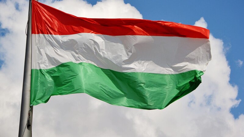 hungarian_flag_economy_hucon_final-scaled