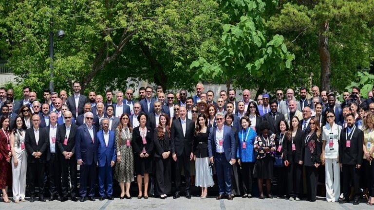 prezident_aile_fotosu